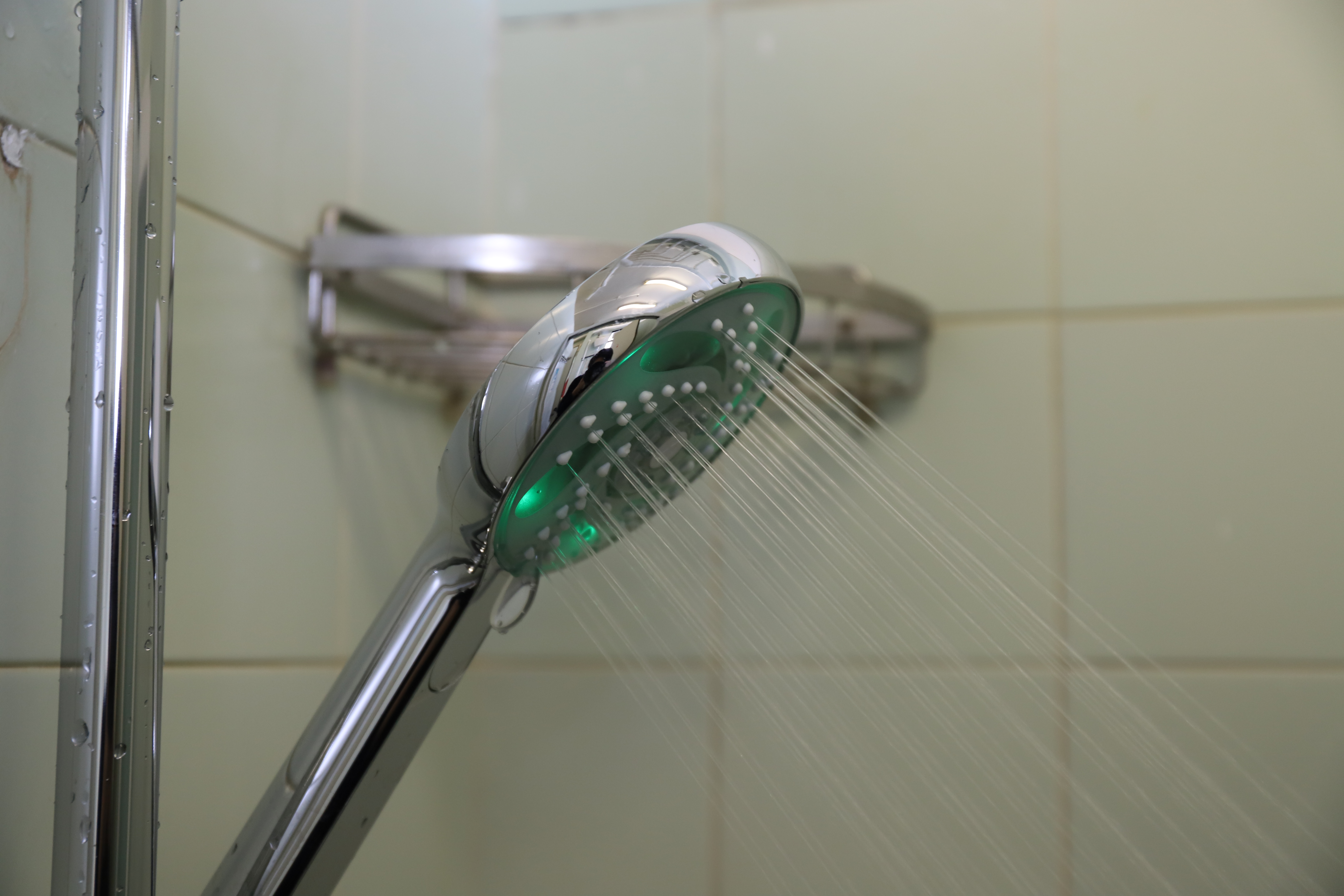 Smart deals shower head